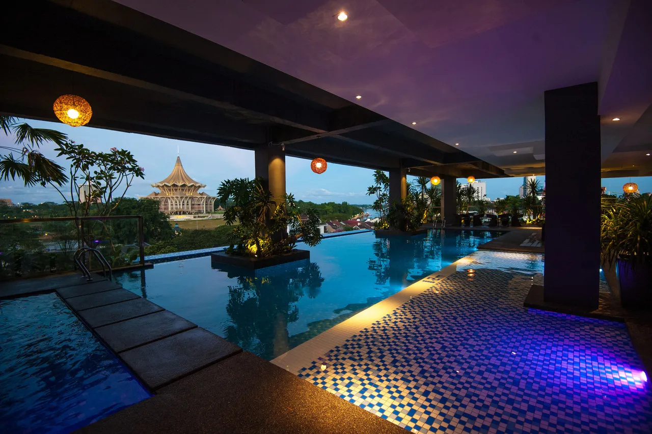 The Waterfront Hotel Kuching — rooms and atmosphere