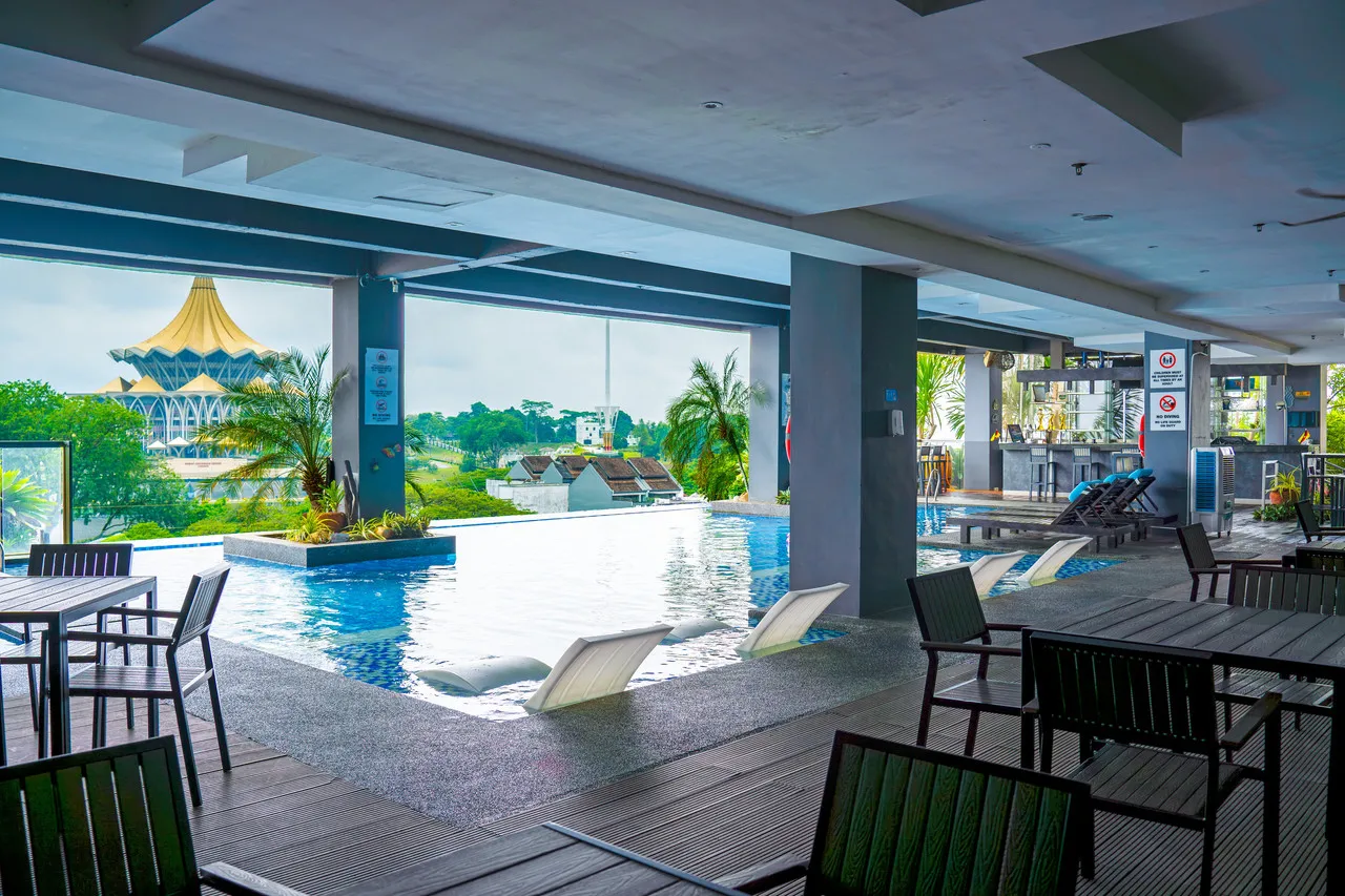 The Waterfront Hotel Kuching — rooms and atmosphere
