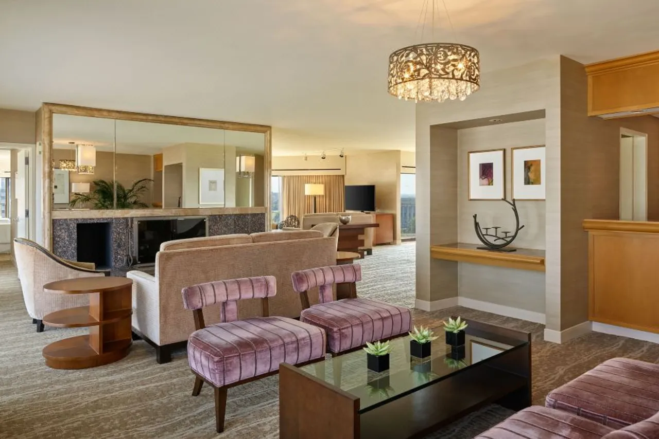 The Westin Kansas City at Crown Center — ภาพห้องพักและบรรยากาศ