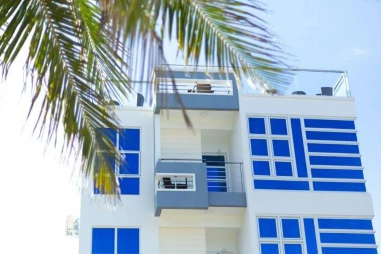The White Harp Beach Hotel — โรงแรมในมาเล