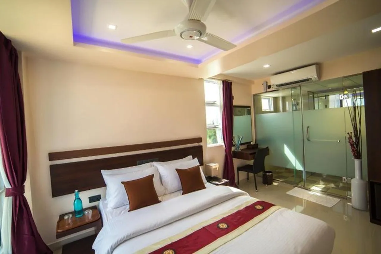 The White Harp Beach Hotel — ภาพห้องพักและบรรยากาศ