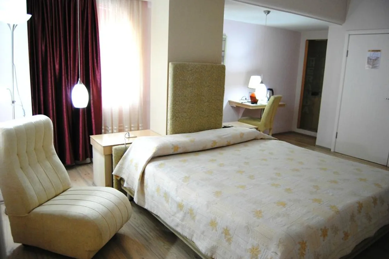 Theranda Boutique Hotel — ภาพห้องพักและบรรยากาศ