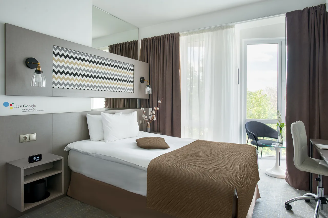Thomas Albert Hotel — โรงแรมในคีชีเนา