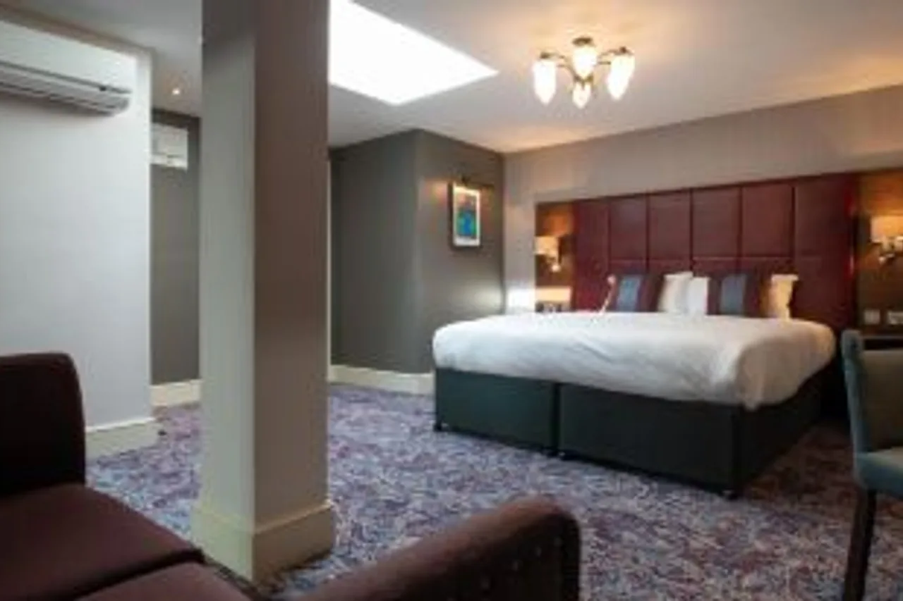 Thomas Ingoldsby (Wetherspoon) — rooms and atmosphere