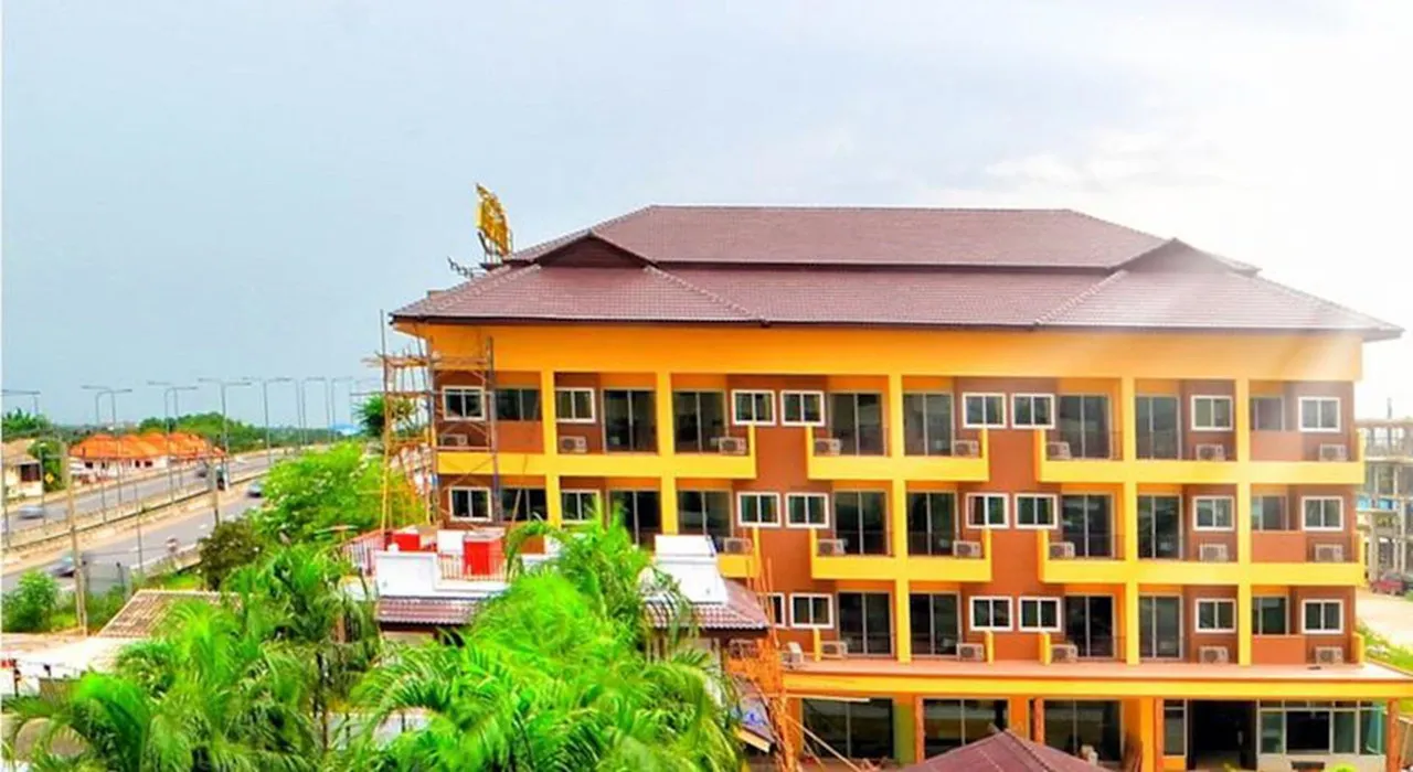 Thong Ta Resort Suvarnabhumi — rooms and atmosphere