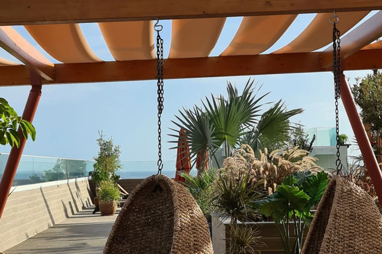 Three House Hotel — ภาพห้องพักและบรรยากาศ