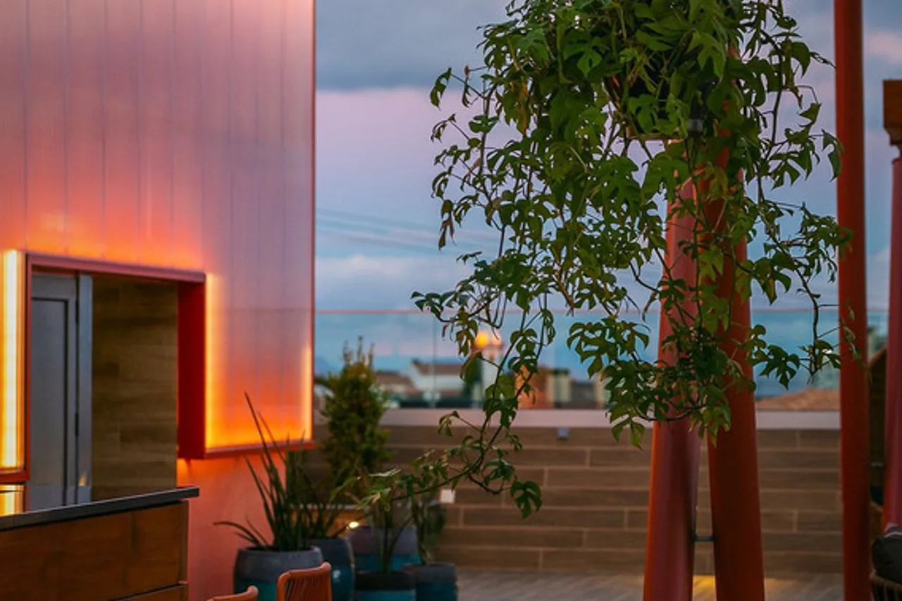 Three House Hotel — ภาพห้องพักและบรรยากาศ