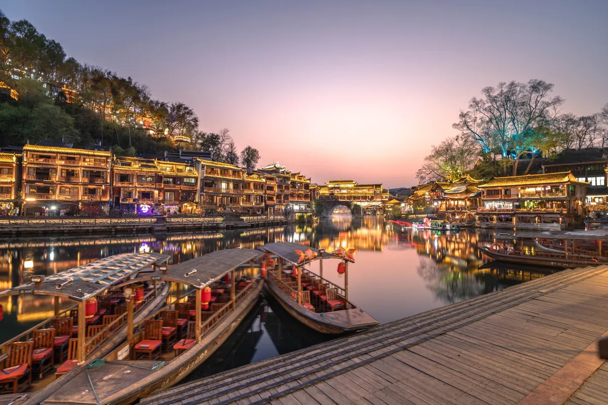 Tianqingshe Riverview Homestay — rooms and atmosphere