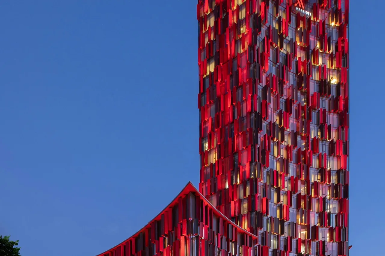 Tirana Marriott Hotel — ภาพห้องพักและบรรยากาศ