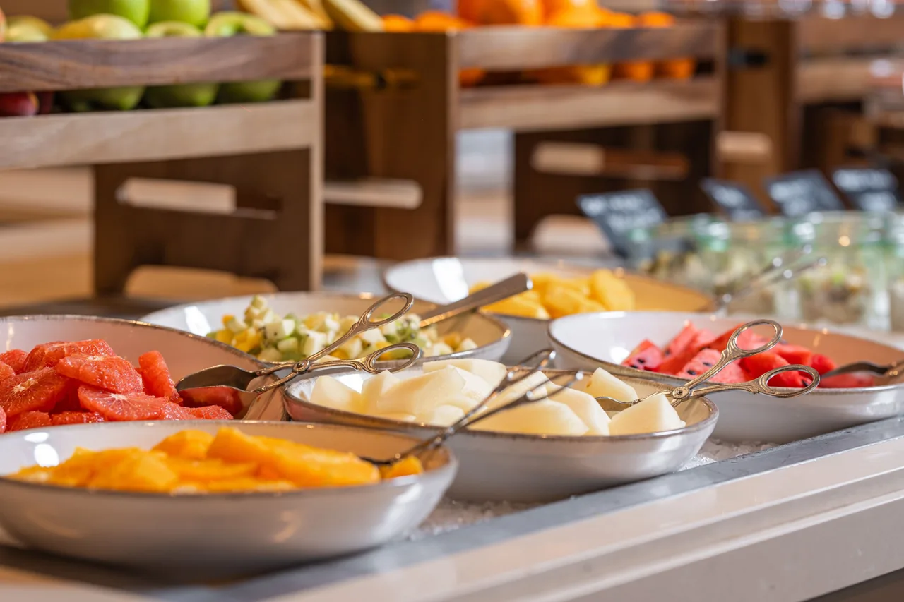 Tirana Marriott Hotel — ภาพห้องพักและบรรยากาศ