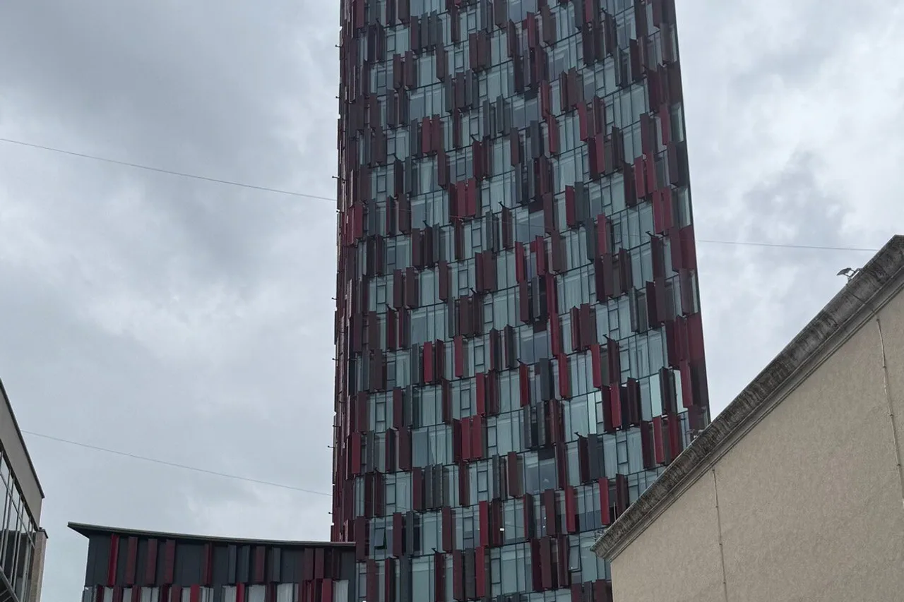 Tirana Marriott Hotel — ภาพห้องพักและบรรยากาศ