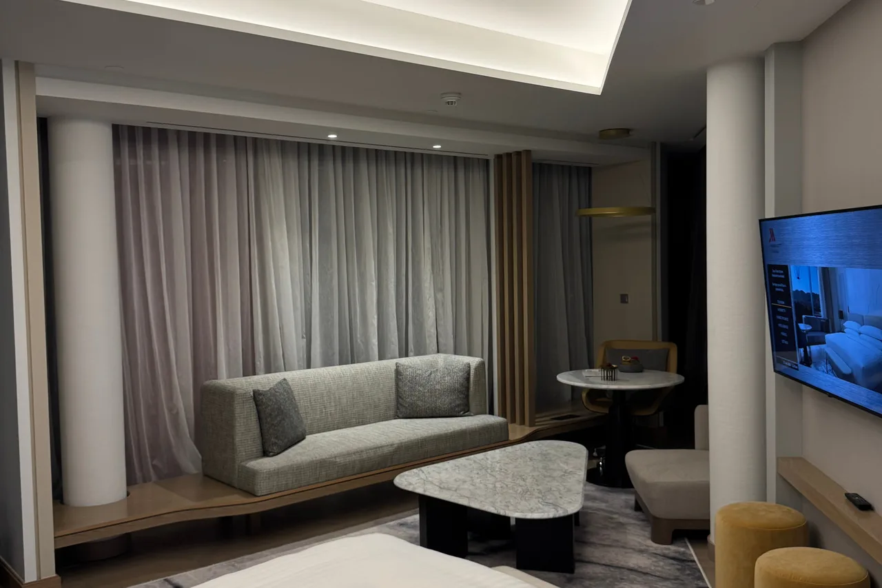 Tirana Marriott Hotel — ภาพห้องพักและบรรยากาศ