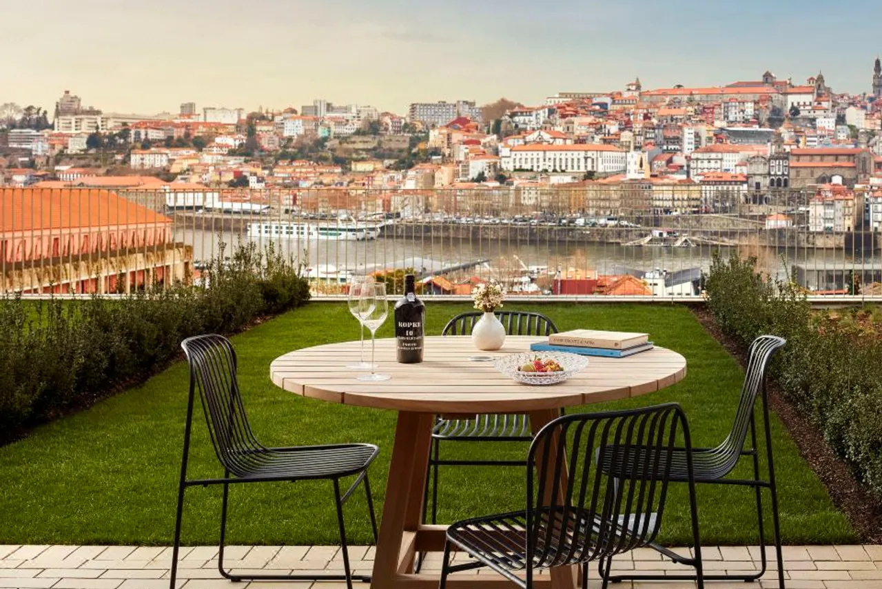 Tivoli Kopke Porto Gaia Hotel — rooms and atmosphere