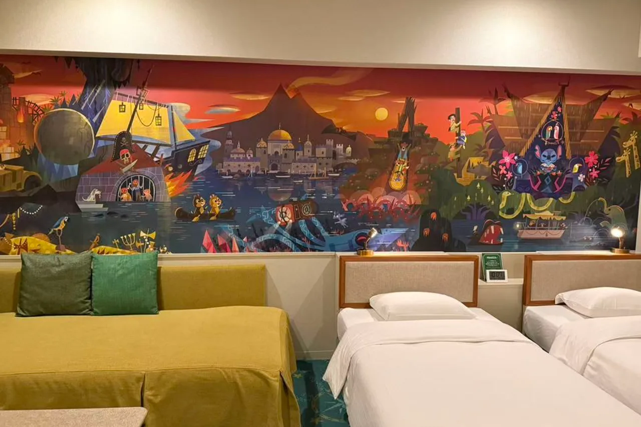 ห้องพักอาคาร Discover ภาพวาดผนังธีมผจญภัยที่ Celebration Hotel