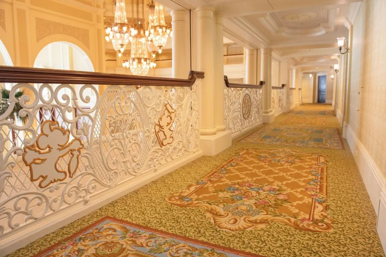 Tokyo Disneyland Hotel — rooms and atmosphere