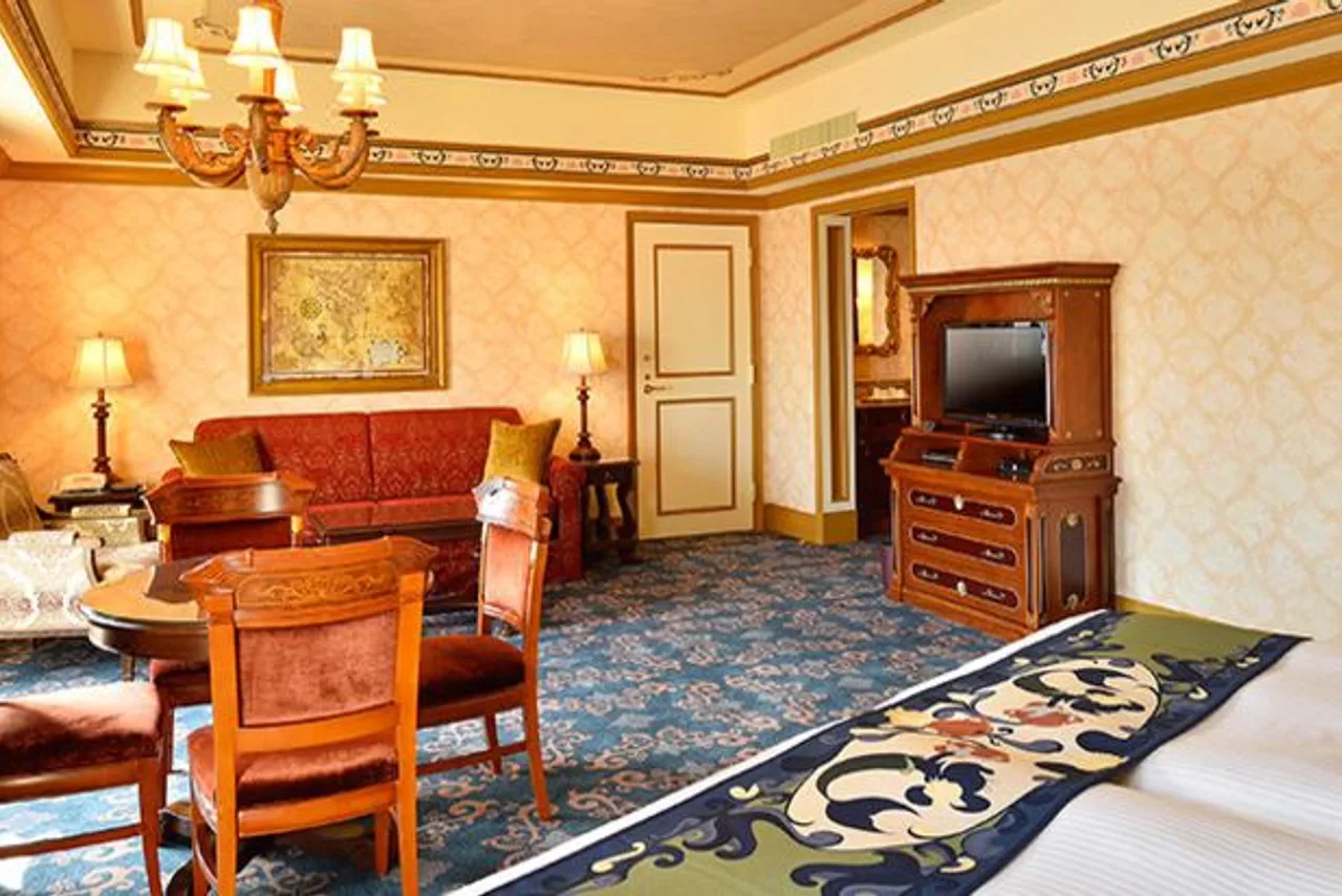 Tokyo DisneySea Hotel MiraCosta — rooms and atmosphere