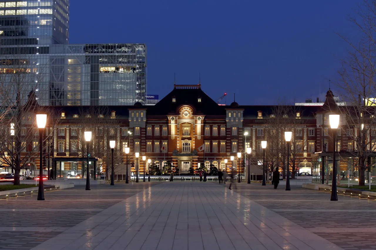 The Tokyo Station Hotel — rooms and atmosphere