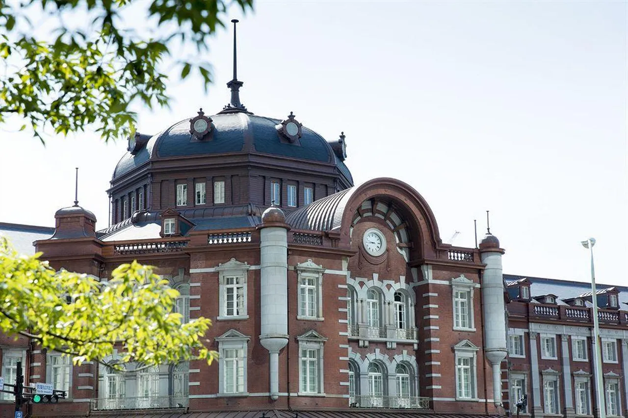 The Tokyo Station Hotel — rooms and atmosphere