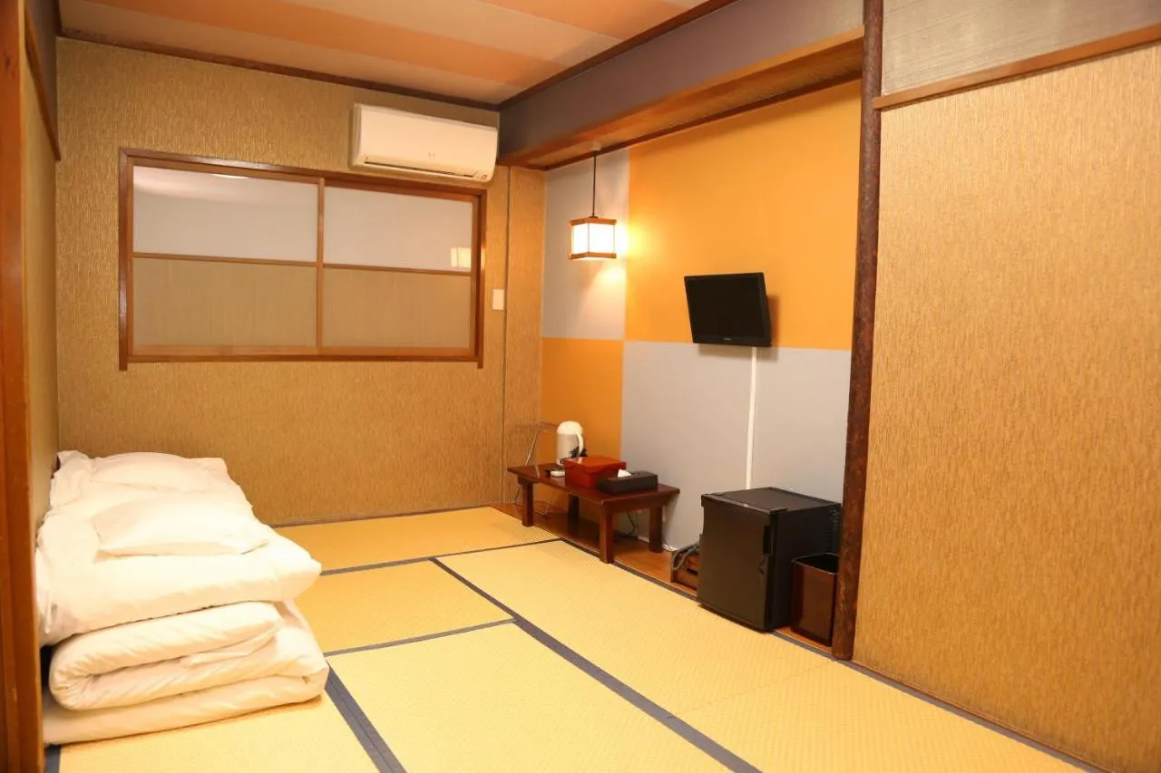 Tokyo Ueno New Izu Hotel — rooms and atmosphere