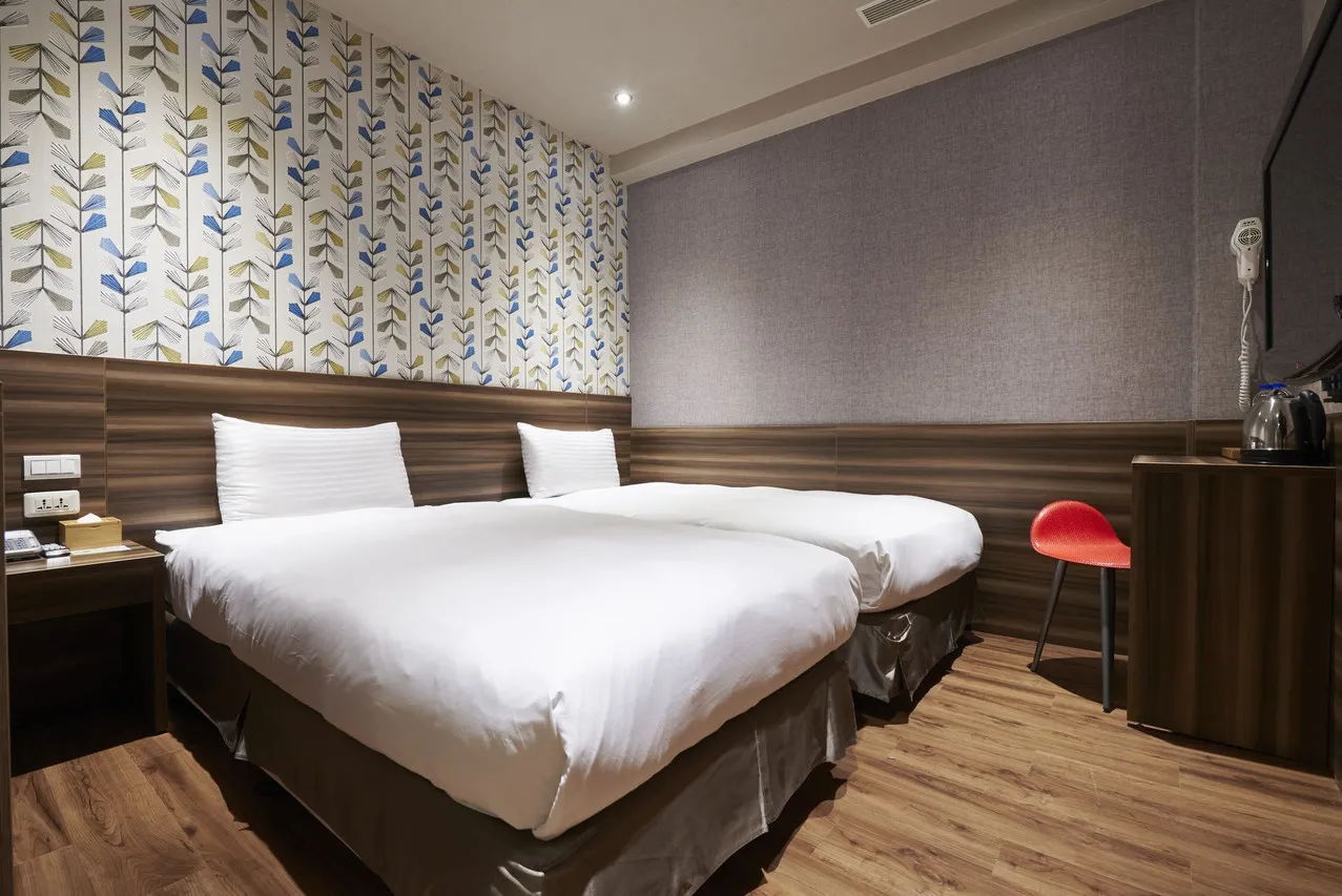 Tomorrow Hotel — rooms and atmosphere