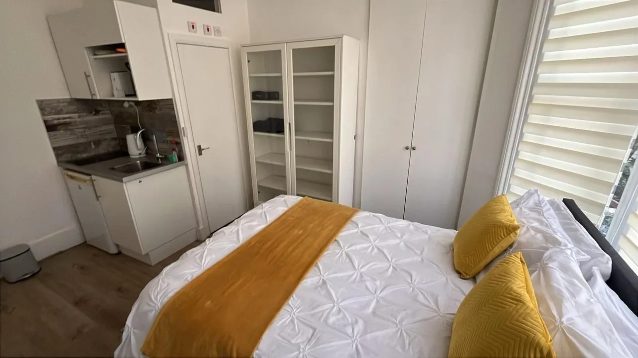 Tottenham Stadium Double Room — rooms and atmosphere