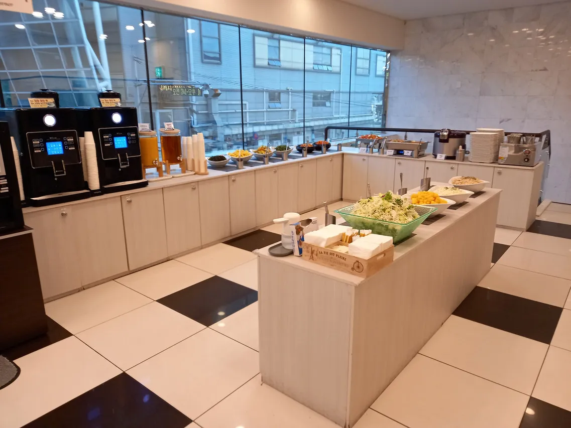 Toyoko Inn Busan Station No.1 — rooms and atmosphere