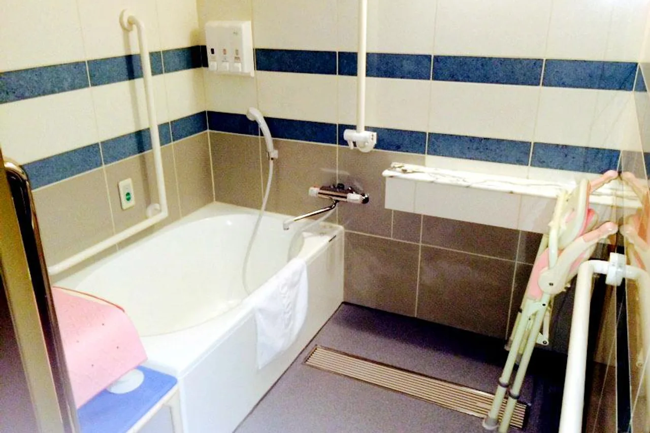 Toyoko Inn Nagano-eki Zenkoji-guchi — rooms and atmosphere