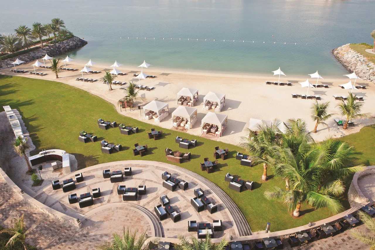 Traders Hotel, Qaryat Al Beri Abu Dhabi — rooms and atmosphere