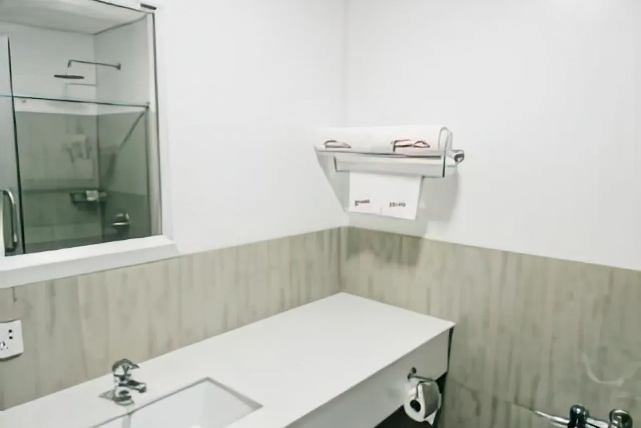 Travelite Express Hotel — ภาพห้องพักและบรรยากาศ