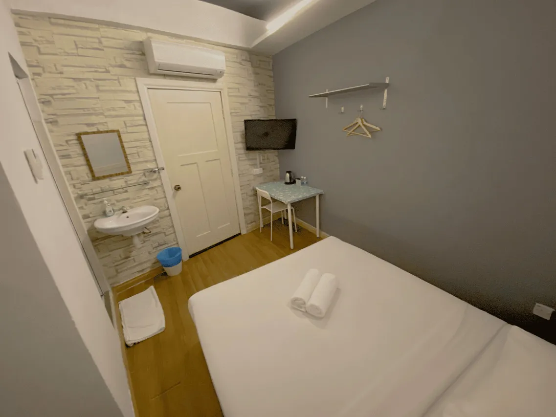 Travelogue Guesthouse Bukit Bintang — rooms and atmosphere