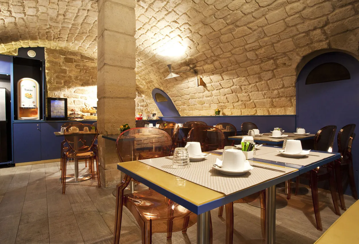 Trianon Gare de Lyon — rooms and atmosphere