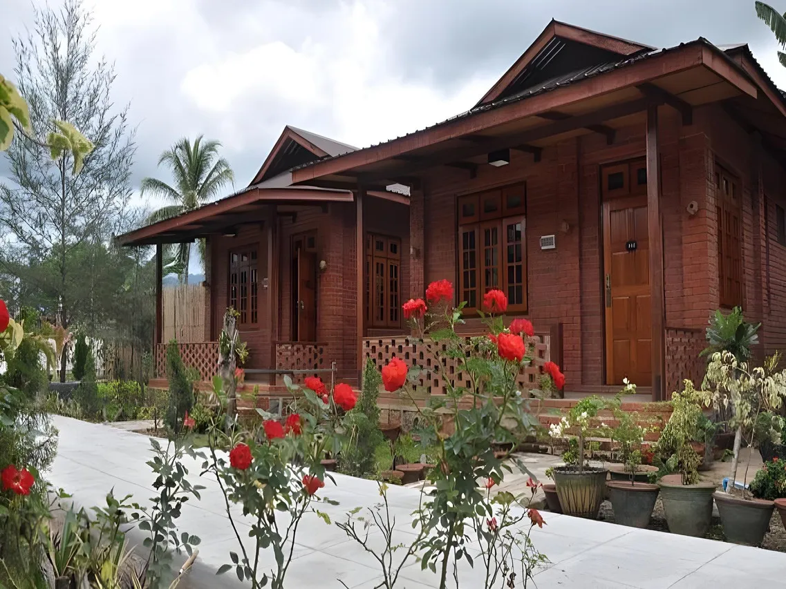 Trinity Family Inn — rooms and atmosphere