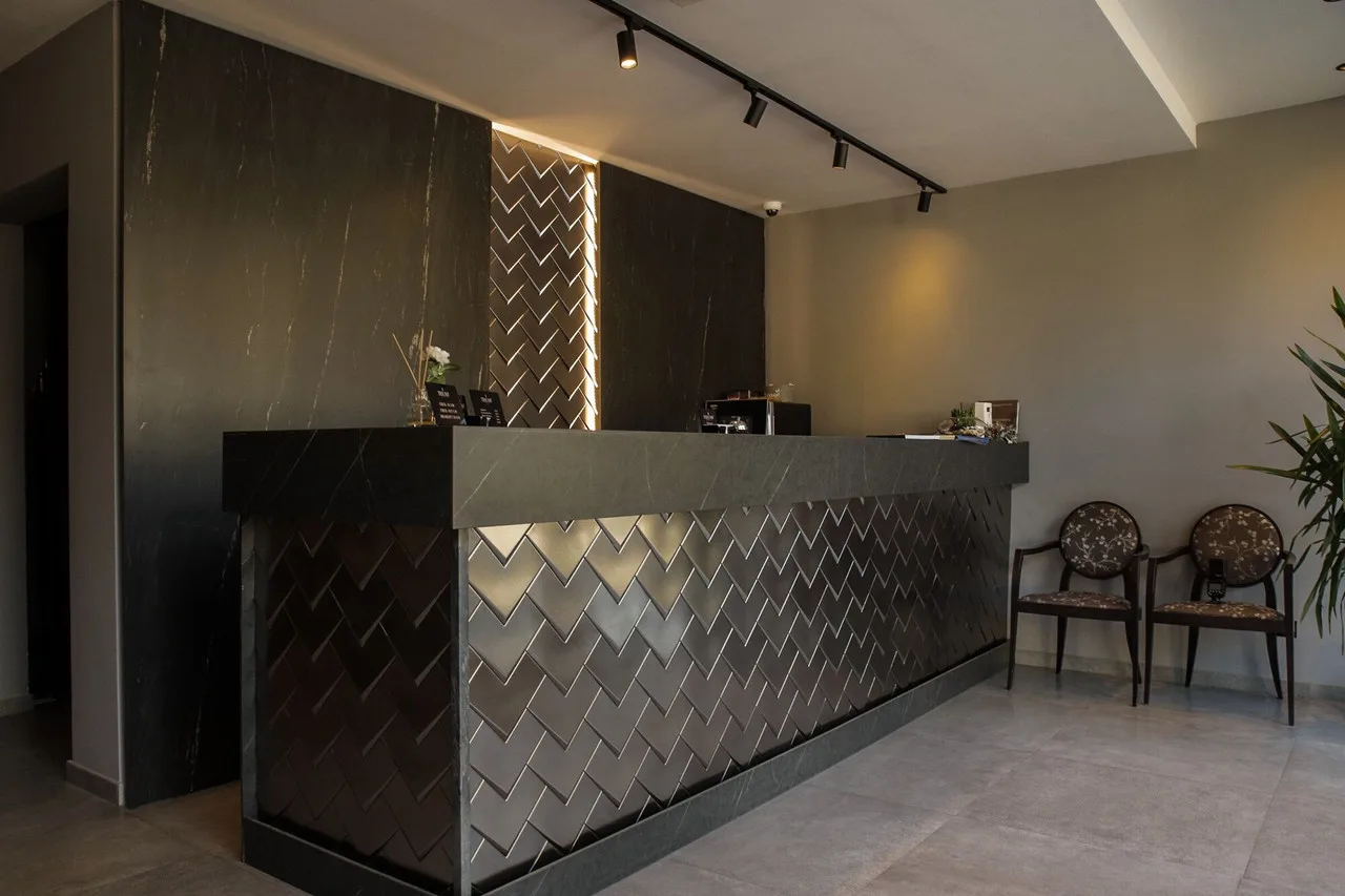 Triumf Hotel — ภาพห้องพักและบรรยากาศ