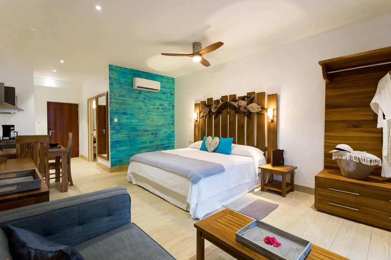 True Blue Bay Boutique Resort — ภาพห้องพักและบรรยากาศ