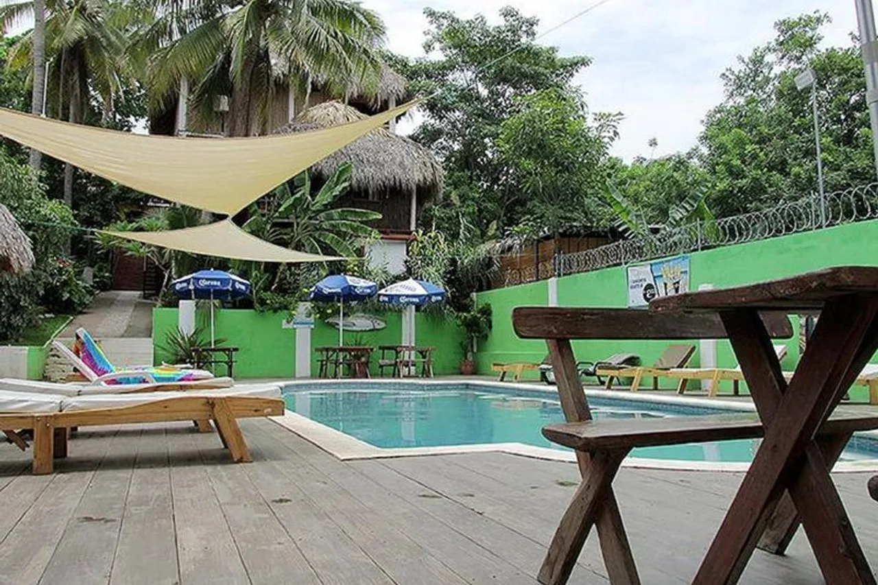 Tunco Lodge — ภาพห้องพักและบรรยากาศ