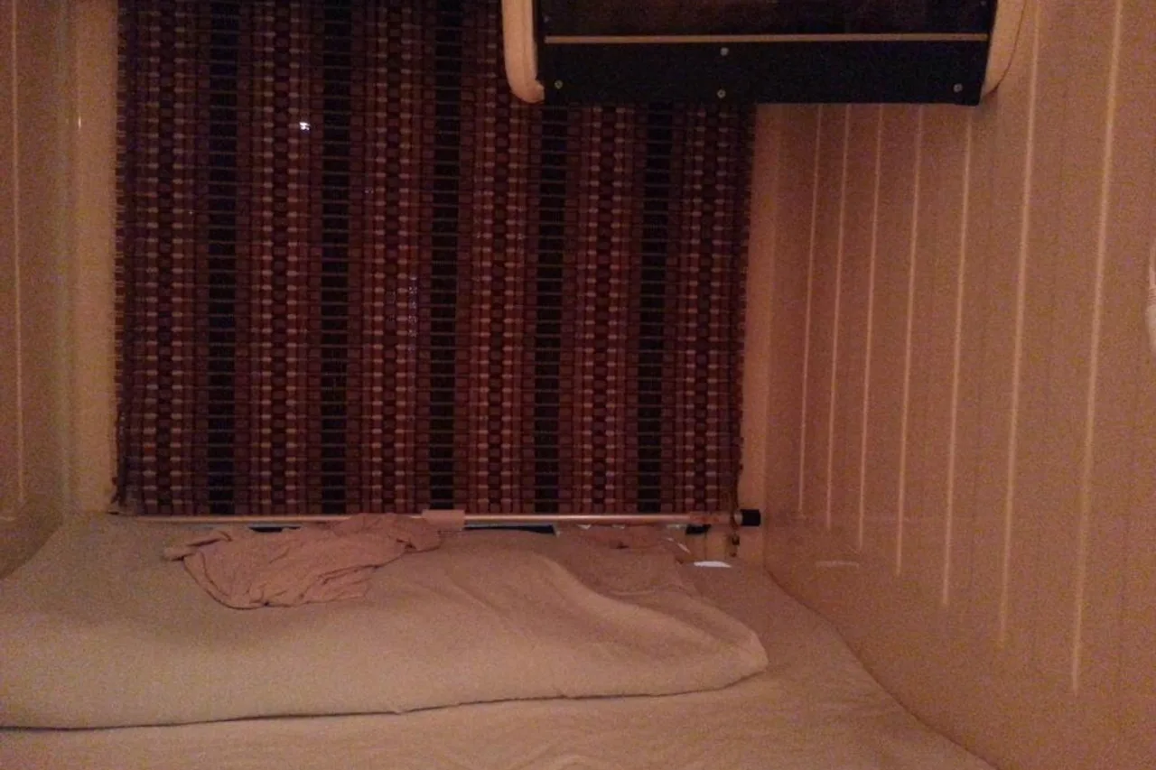 Ueno Station Hostel Oriental 2 (Men Only) — rooms and atmosphere