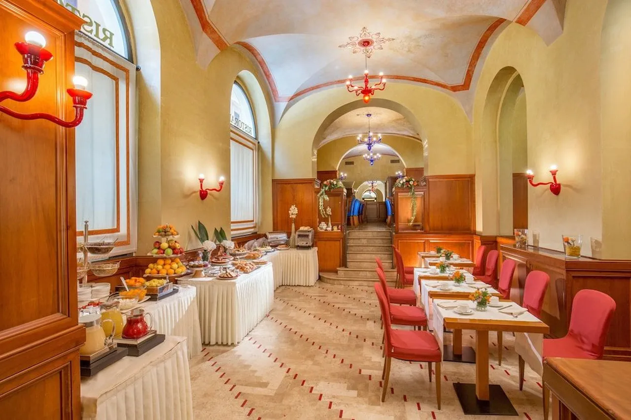UNA Hotels Decò Roma — rooms and atmosphere