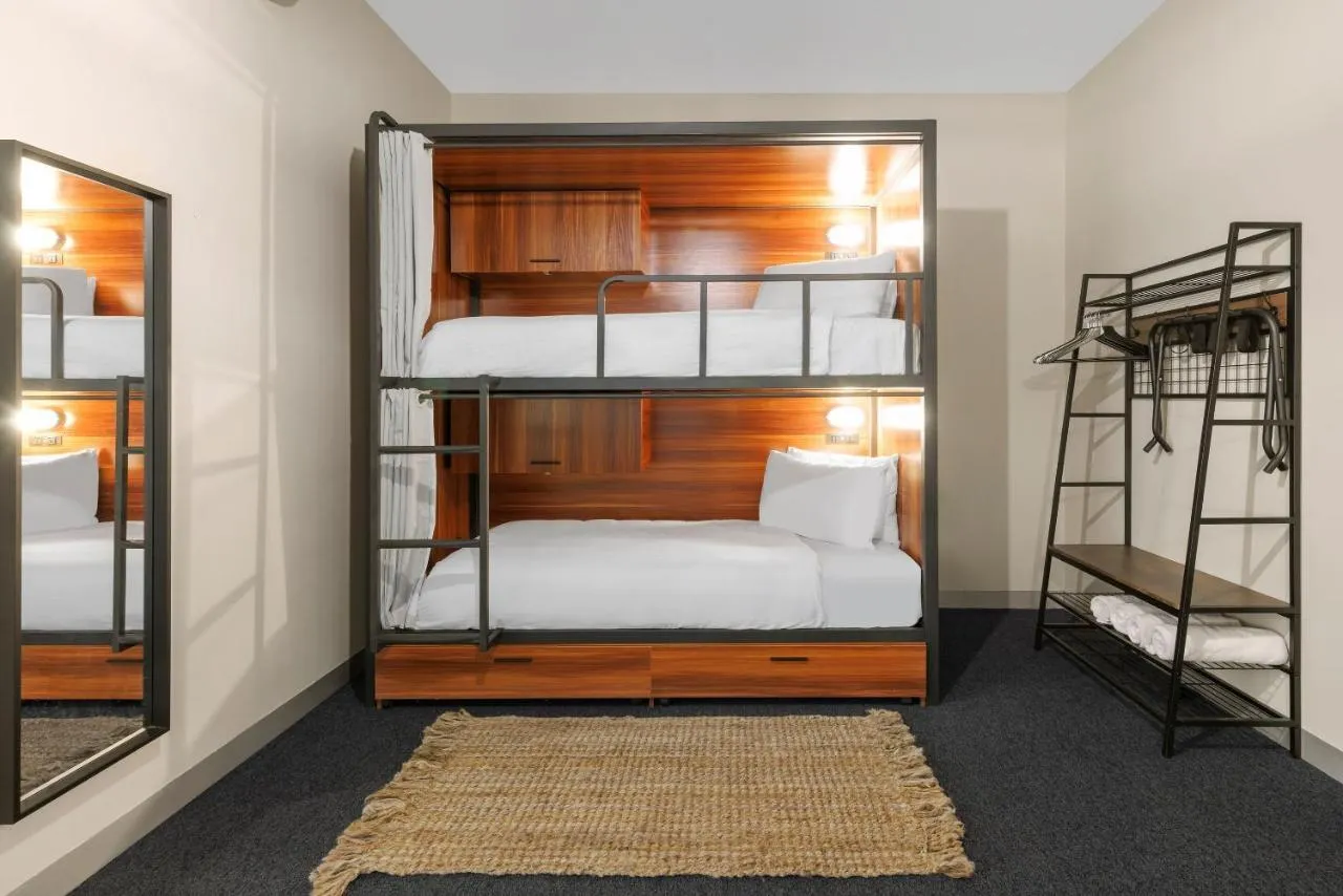 United Backpackers — rooms and atmosphere