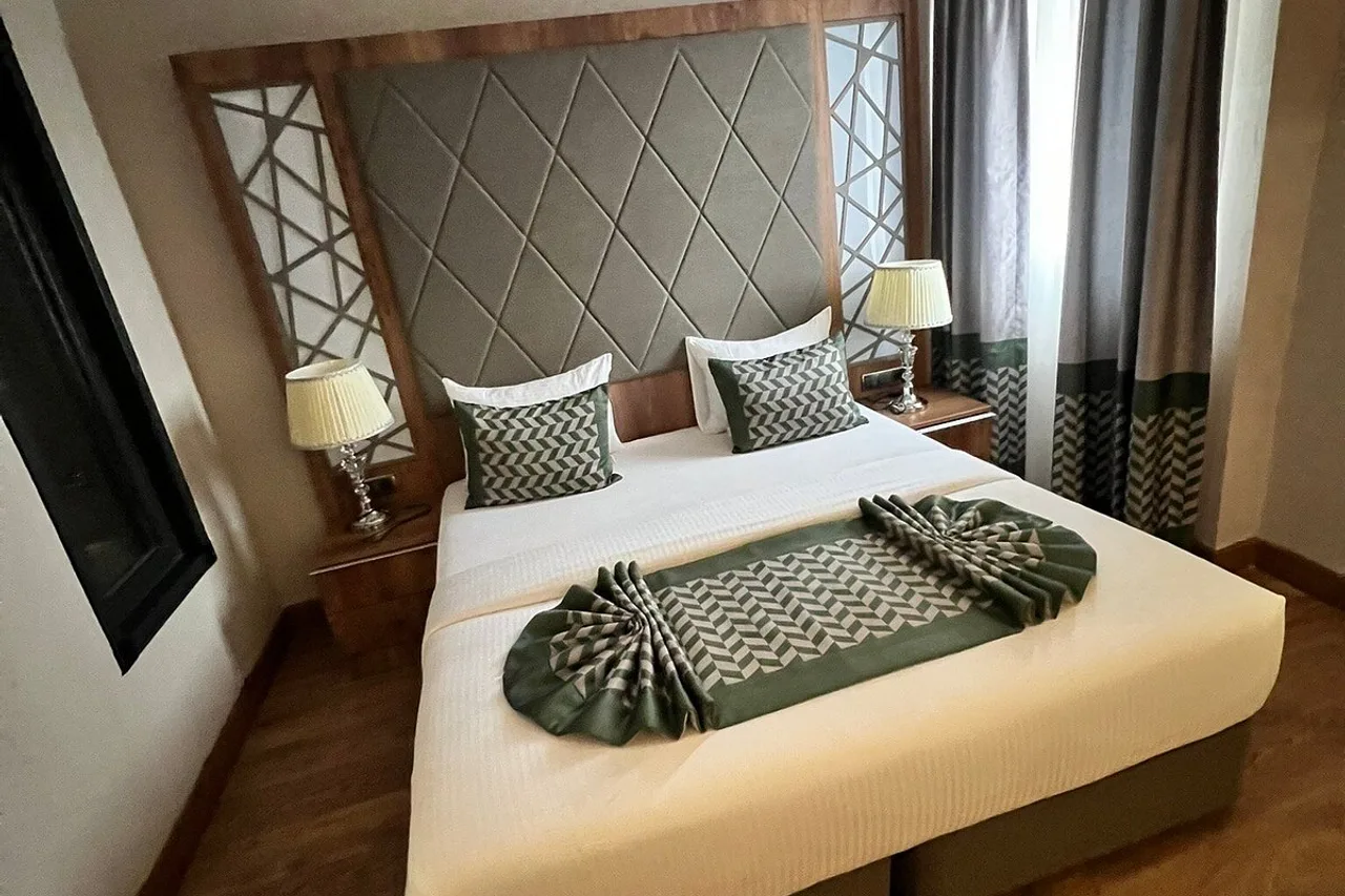 United Hotel International — ภาพห้องพักและบรรยากาศ