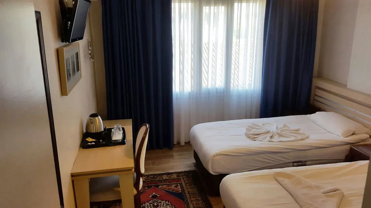 Urkmez Hotel — rooms and atmosphere