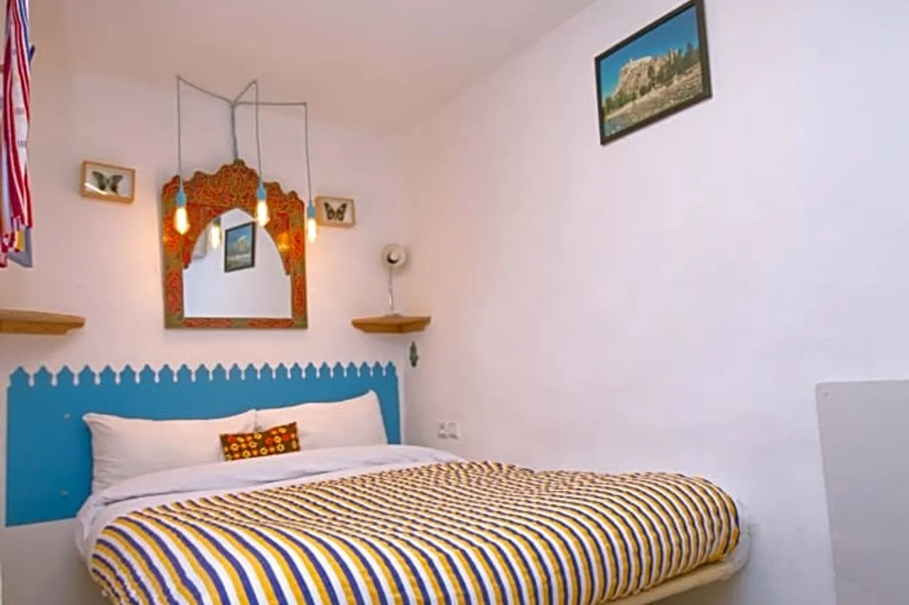 USHA Guest House — ภาพห้องพักและบรรยากาศ