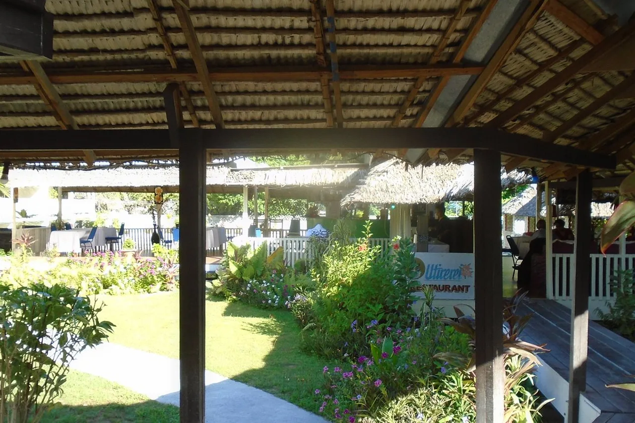 Utirerei Hotel — ภาพห้องพักและบรรยากาศ