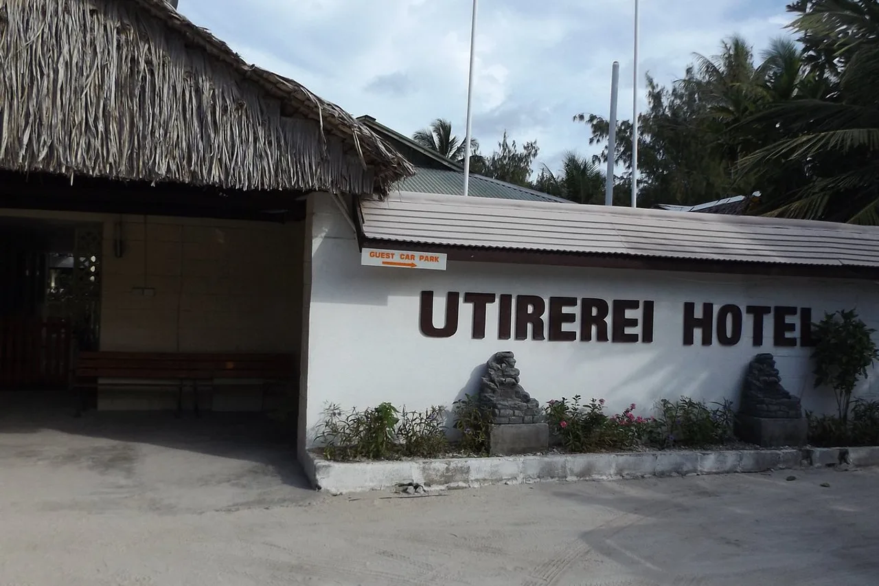 Utirerei Hotel — ภาพห้องพักและบรรยากาศ