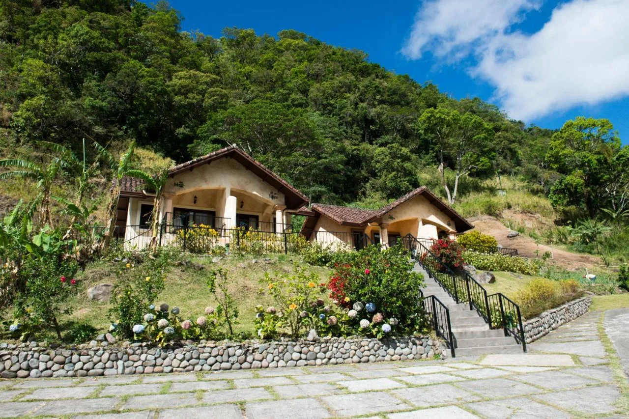 Valle Escondido Wellness Resort — โบเกเต
