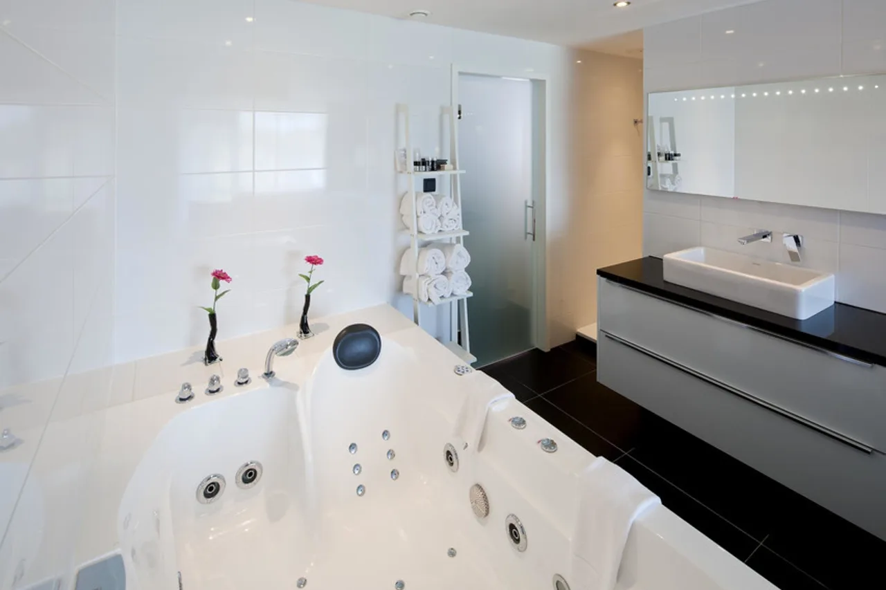 Van der Valk Hotel 's-Hertogenbosch – Vught — ภาพห้องพักและบรรยากาศ