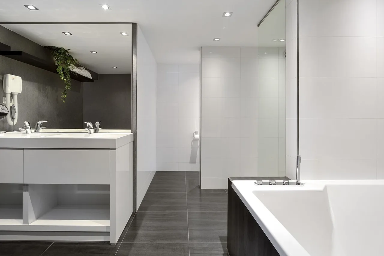 Van der Valk Hotel 's-Hertogenbosch – Vught — ภาพห้องพักและบรรยากาศ