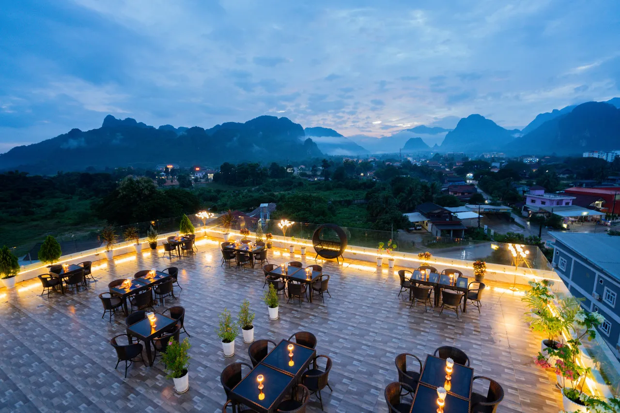 Vang Vieng Boutique Resort — rooms and atmosphere