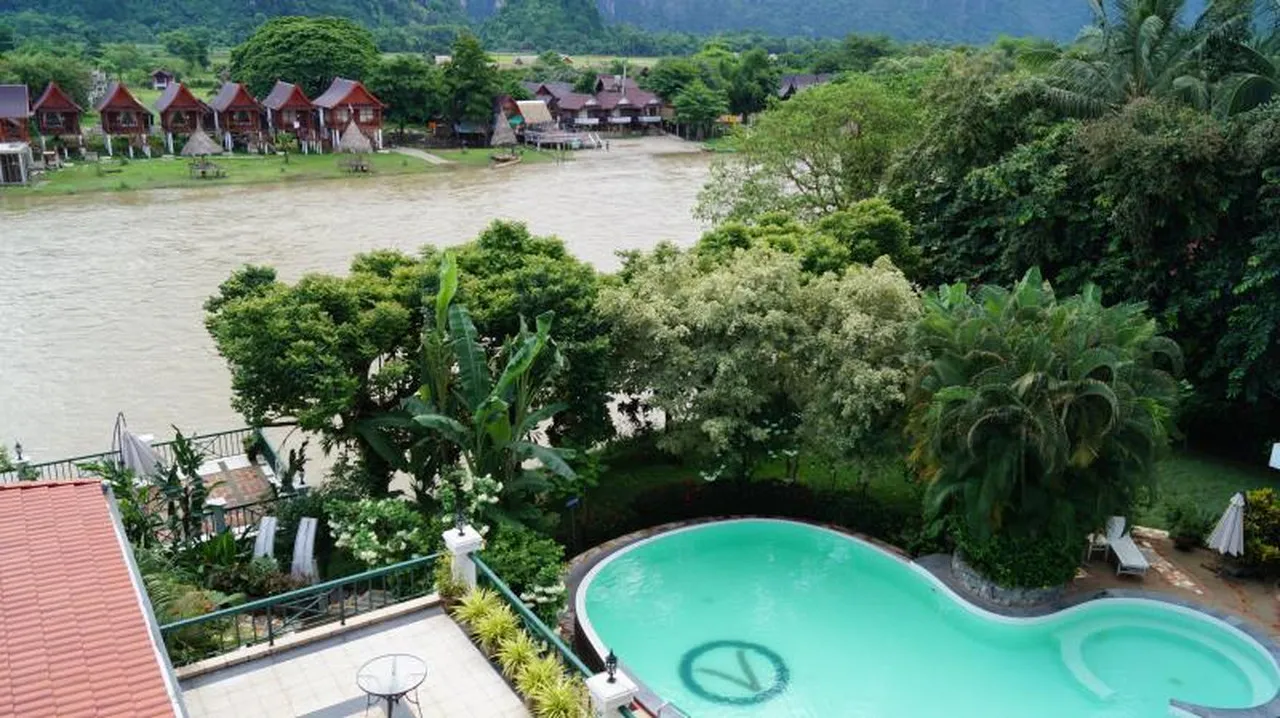 Vansana Vang Vieng — rooms and atmosphere