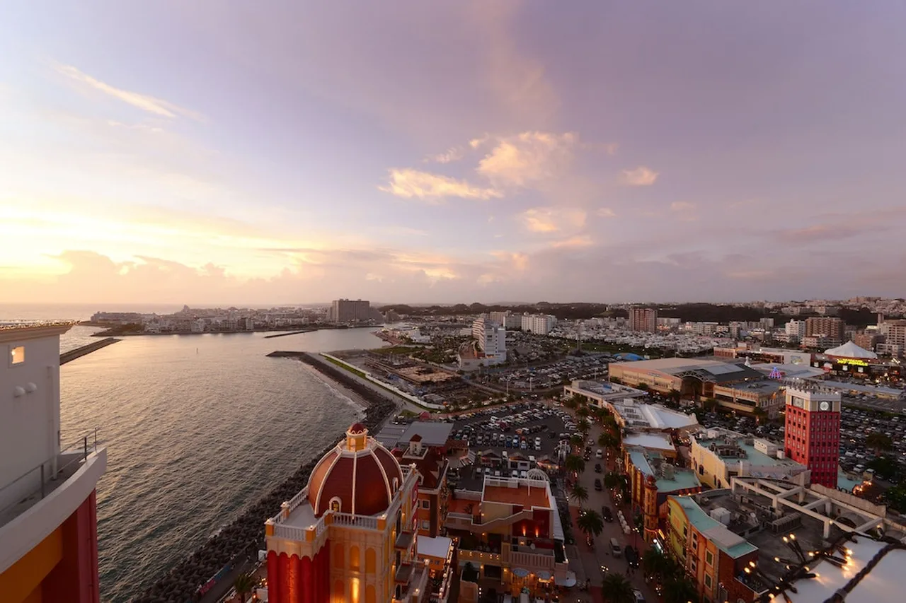 Vessel Hotel Campana Okinawa — rooms and atmosphere