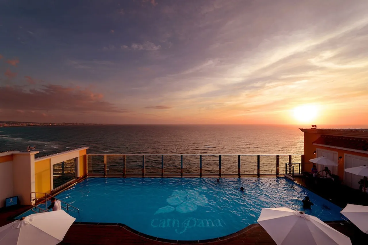 Vessel Hotel Campana Okinawa — rooms and atmosphere